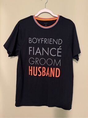 Men's Black Short-Sleeve Graphic Tee with Orange Accent - HUSBAND Print